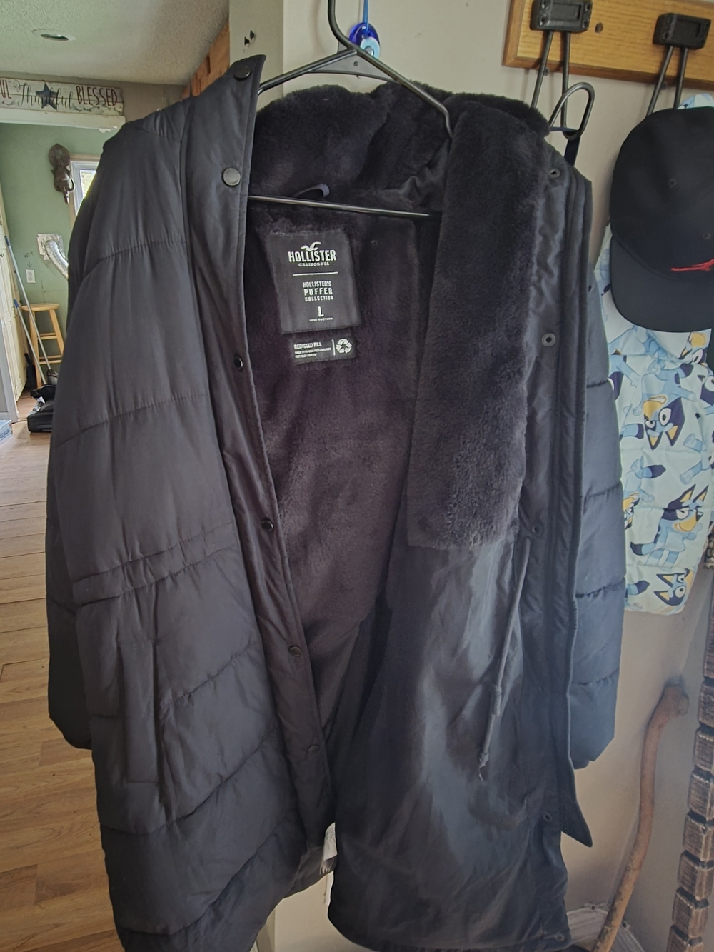 Hollister puffer jacket Women's Large